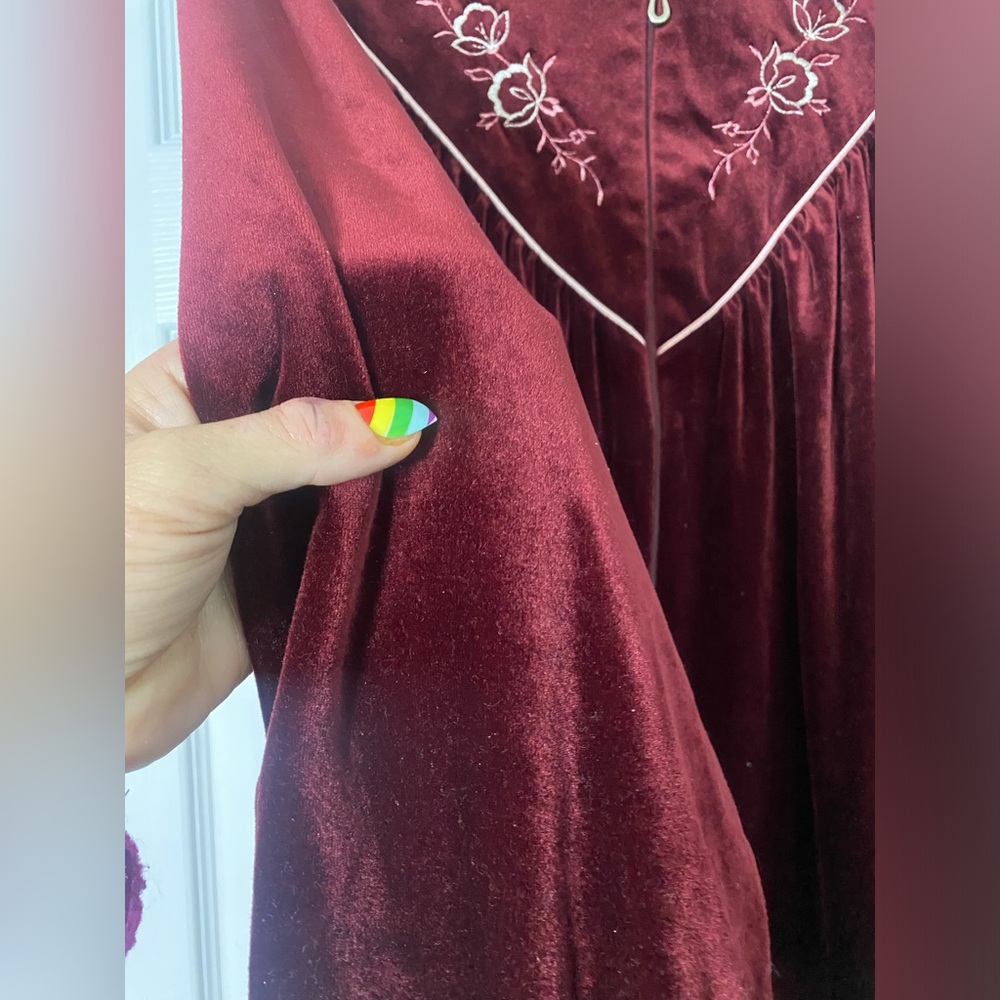 Hamilton Burgundy Velvet Long Sleep Robe - Picture 5 of 8